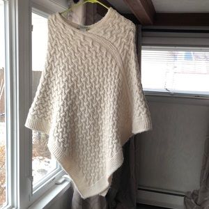 Cocogio wool poncho good used condition